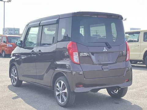 Mitsubishi eK Space