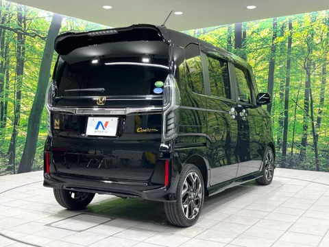 Honda N-BOX Custom