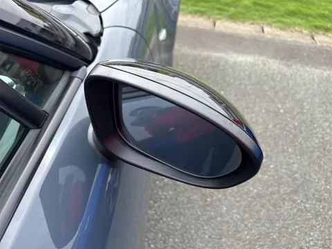 Mazda MX-5 (Roadster)