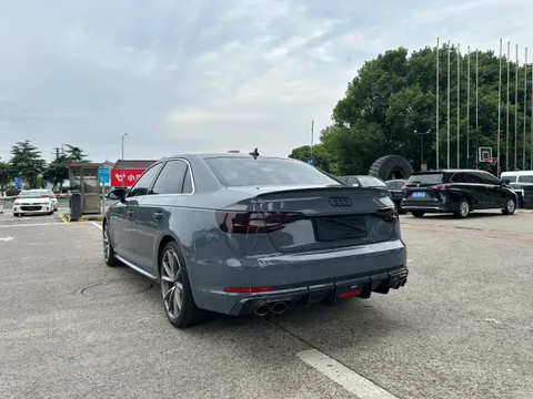 Audi S4