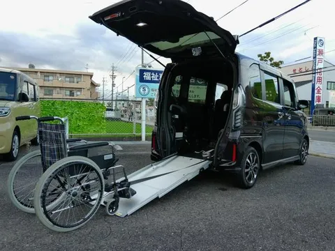 Honda N-BOX Custom
