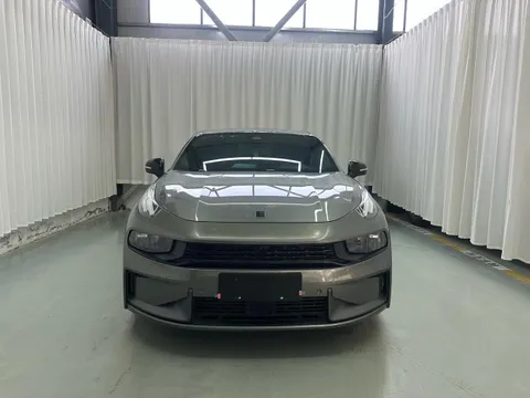 Lynk & Co 03