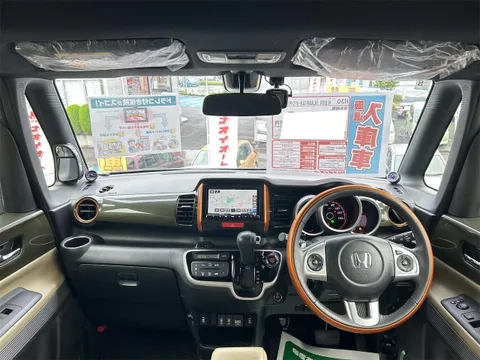 Honda N-BOX Slash
