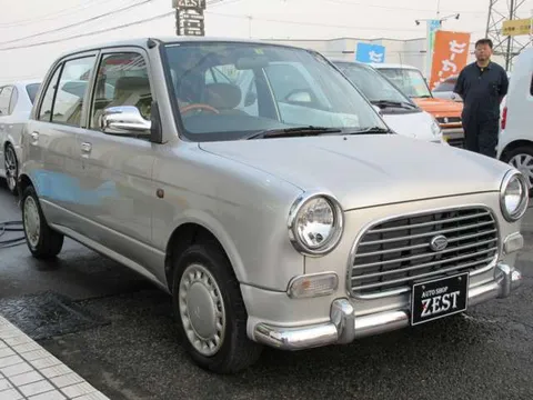 Daihatsu Mira Gino