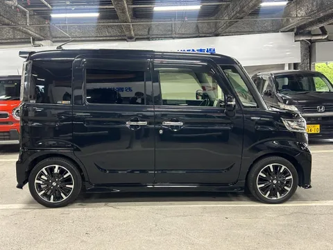 Suzuki Spacia Custom