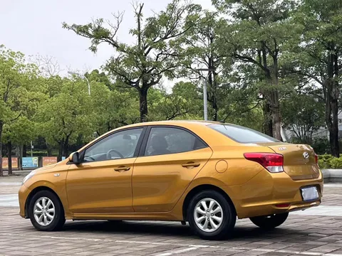 Hyundai Reina