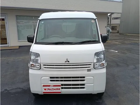 Mitsubishi Minicab Van