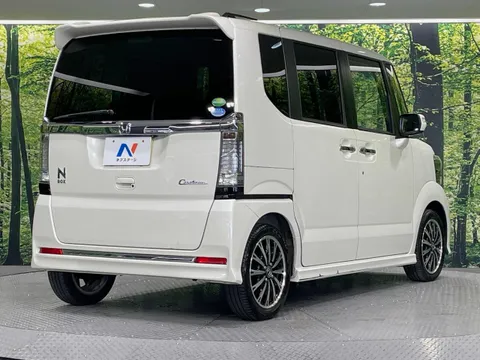 Honda N-BOX Custom
