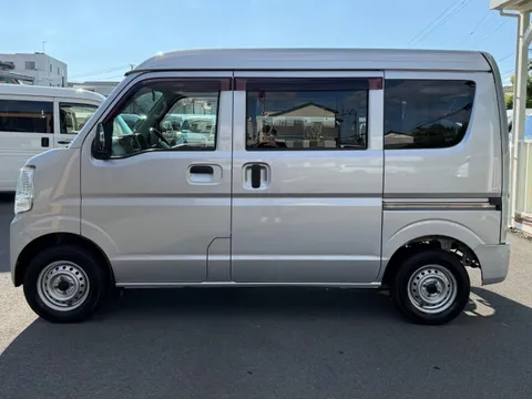Mitsubishi Minicab Van