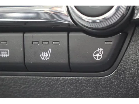 Mazda MAZDA3 Sedan