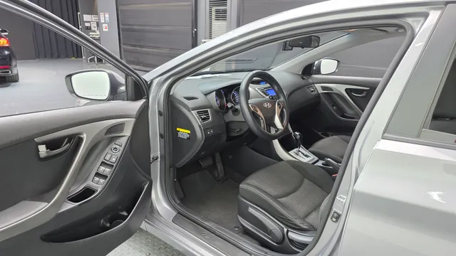 Hyundai Elantra (Avante)