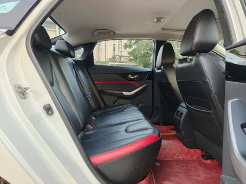 Venucia D60