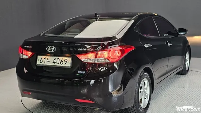 Hyundai Elantra (Avante)