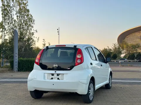 BYD F0