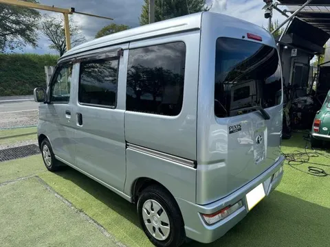 Toyota Pixis Van