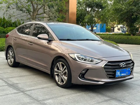 Hyundai Elantra (Avante)