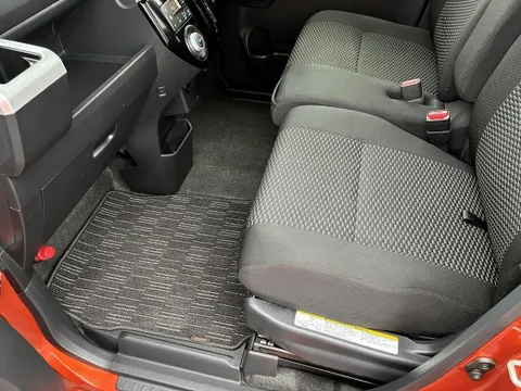 Toyota Pixis Mega