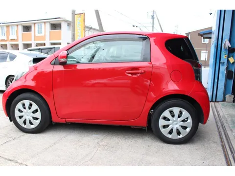 Toyota iQ