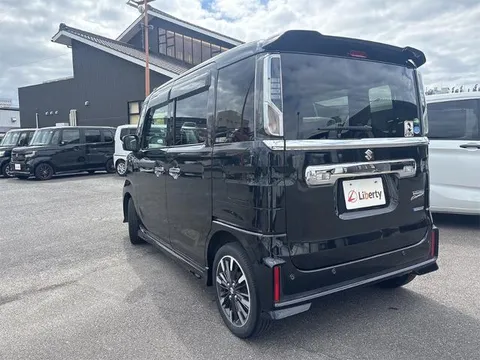 Suzuki Spacia Custom
