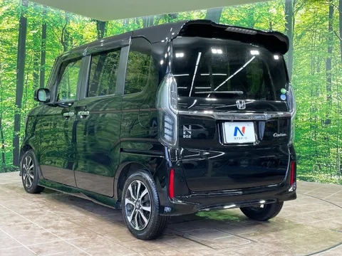 Honda N-BOX Custom