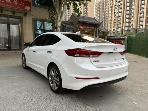 Hyundai Elantra (Avante)