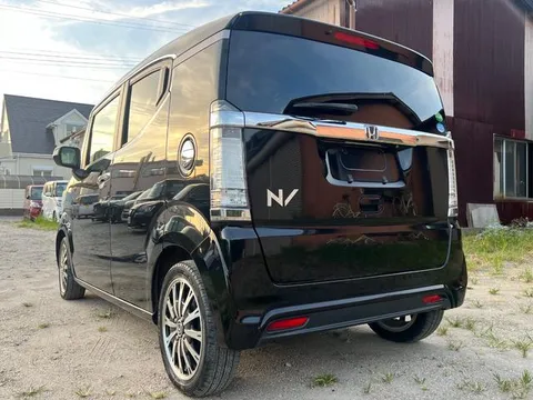 Honda N-BOX Slash