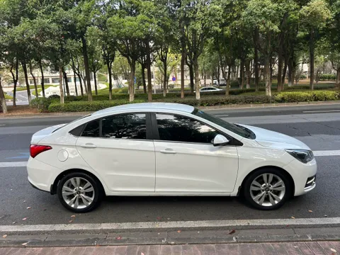 Chery Arrizo 5