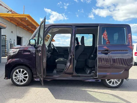 Suzuki Spacia Custom