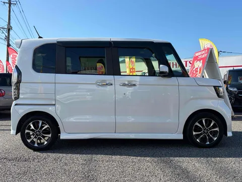 Honda N-BOX Custom