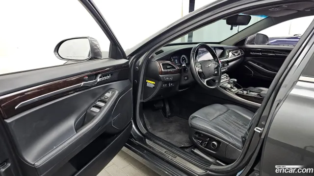 Genesis G90 (EQ900)