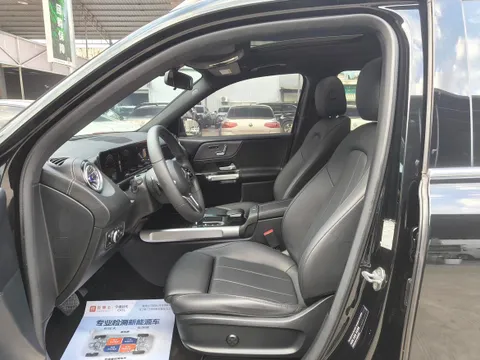 Mercedes-Benz Mercedes-Benz GLB