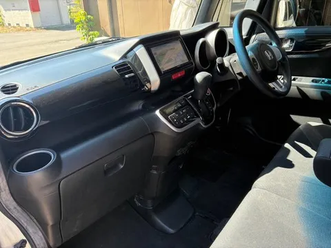 Honda N-BOX Custom