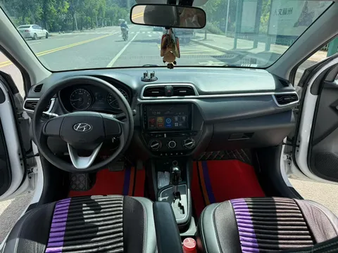 Hyundai Reina