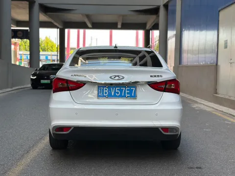 Chery Arrizo 5