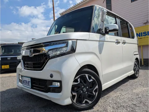 Honda N-BOX Custom