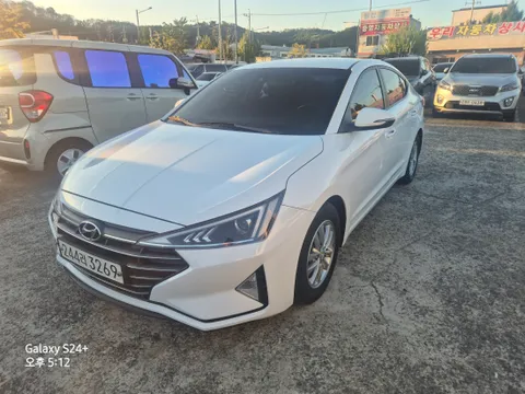 Hyundai Elantra (Avante)
