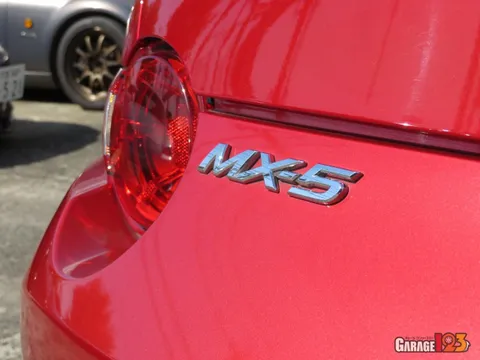 Mazda MX-5 (Roadster)