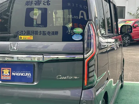 Honda N-BOX Custom
