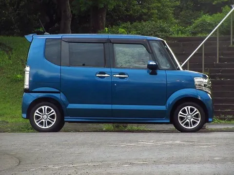 Honda N-BOX Custom