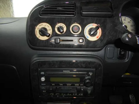 Daihatsu Mira Gino