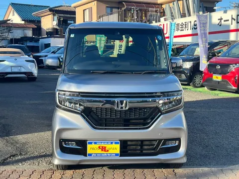Honda N-BOX Custom
