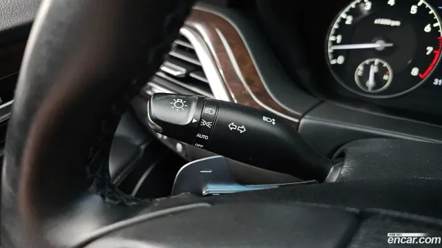 Genesis G90 (EQ900)
