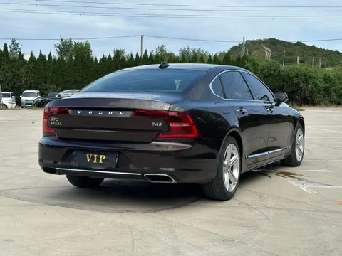 Volvo S90