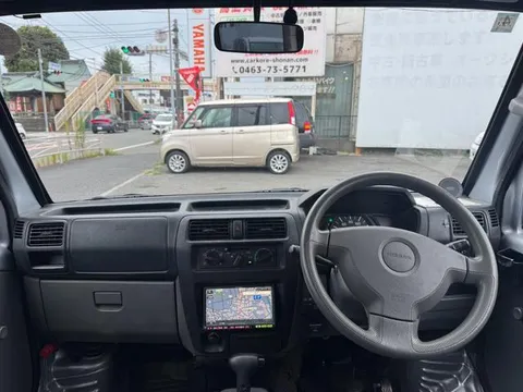Nissan Clipper Van