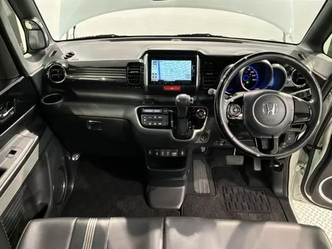 Honda N-BOX Slash