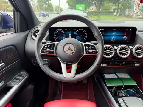 Mercedes-Benz Mercedes-Benz GLA