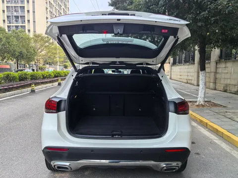 Mercedes-Benz Mercedes-Benz GLA