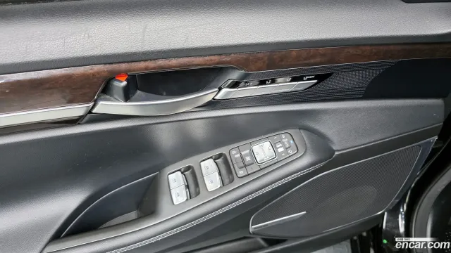 Genesis G90 (EQ900)