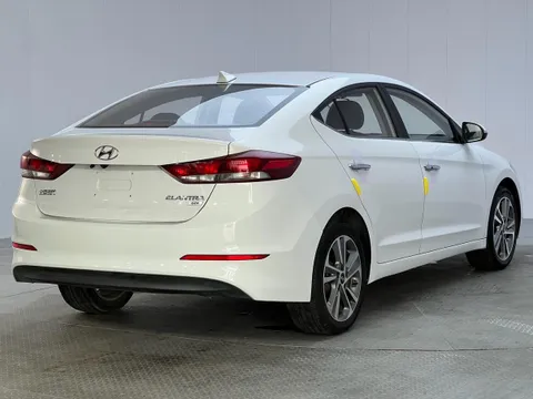 Hyundai Elantra (Avante)