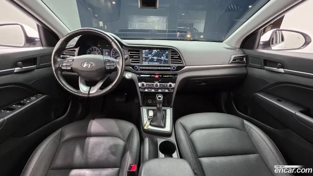 Hyundai Elantra (Avante)